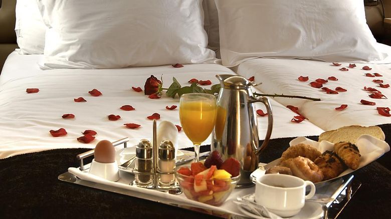 <b>Silken Gran Hotel Havana Room</b>. Images powered by <a href="https://iceportal.shijigroup.com/" title="IcePortal" target="_blank">IcePortal</a>.