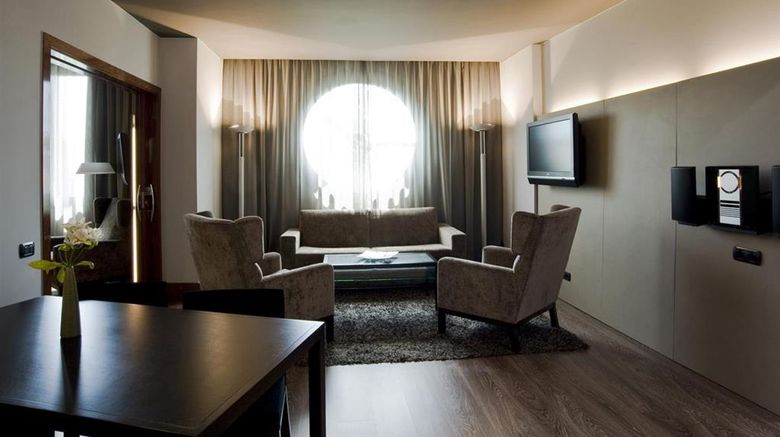 <b>Silken Gran Hotel Havana Room</b>. Images powered by <a href="https://iceportal.shijigroup.com/" title="IcePortal" target="_blank">IcePortal</a>.