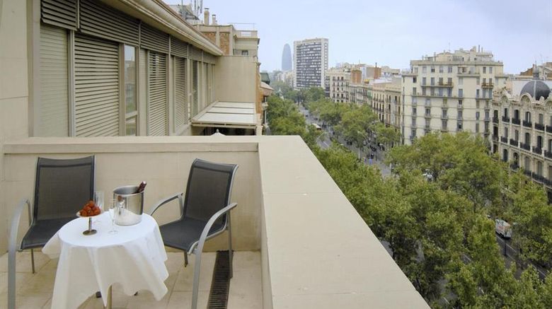 <b>Silken Gran Hotel Havana Room</b>. Images powered by <a href="https://iceportal.shijigroup.com/" title="IcePortal" target="_blank">IcePortal</a>.