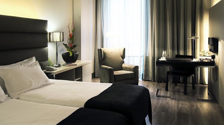 <b>Silken Gran Hotel Havana Room</b>. Images powered by <a href="https://iceportal.shijigroup.com/" title="IcePortal" target="_blank">IcePortal</a>.