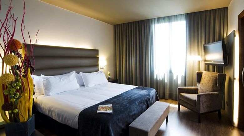 <b>Silken Gran Hotel Havana Room</b>. Images powered by <a href="https://iceportal.shijigroup.com/" title="IcePortal" target="_blank">IcePortal</a>.