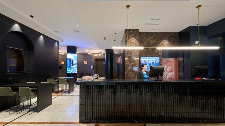 <b>Catalonia Plaza Cataluna Lobby</b>. Images powered by <a href="https://iceportal.shijigroup.com/" title="IcePortal" target="_blank">IcePortal</a>.