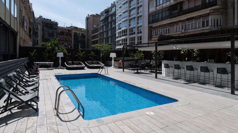 <b>Catalonia Plaza Cataluna Pool</b>. Images powered by <a href="https://iceportal.shijigroup.com/" title="IcePortal" target="_blank">IcePortal</a>.