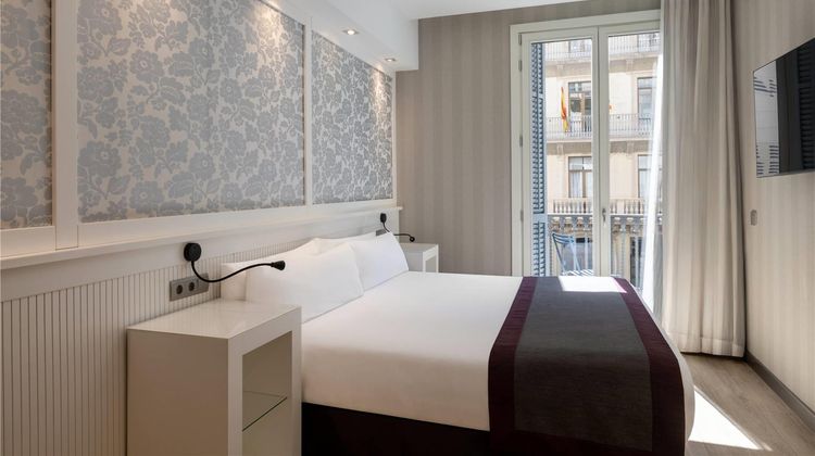 Catalonia Plaza Cataluna Room
