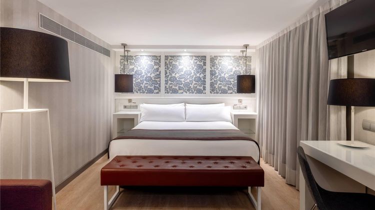 Catalonia Plaza Cataluna Room