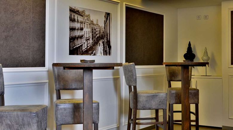 <b>Catalonia Portal Del Angel Restaurant</b>. Images powered by <a href="https://iceportal.shijigroup.com/" title="IcePortal" target="_blank">IcePortal</a>.