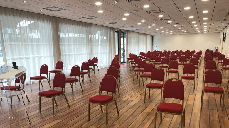 <b>Forest Hill Paris Meudon Meeting</b>. Images powered by <a href="https://iceportal.shijigroup.com/" title="IcePortal" target="_blank">IcePortal</a>.