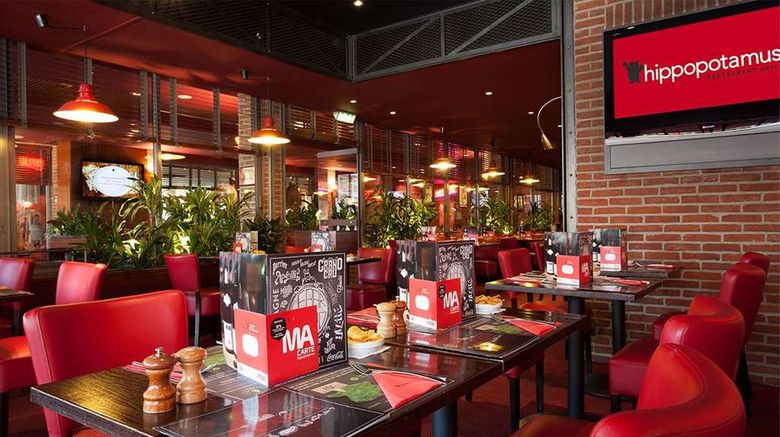 <b>Forest Hill Paris Meudon Restaurant</b>. Images powered by <a href="https://iceportal.shijigroup.com/" title="IcePortal" target="_blank">IcePortal</a>.