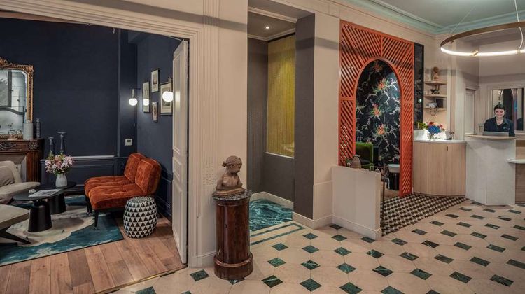 Hotel Louison Lobby
