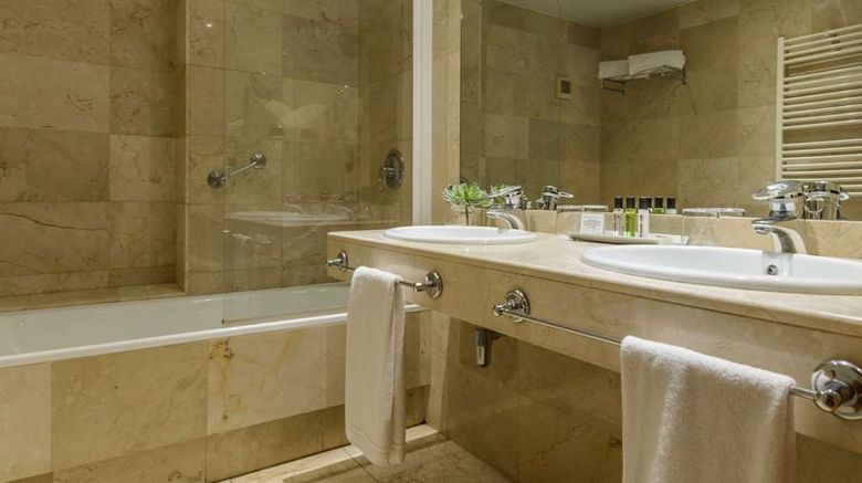 <b>Aparthotel Mariano Cubi Room</b>. Images powered by <a href="https://iceportal.shijigroup.com/" title="IcePortal" target="_blank">IcePortal</a>.