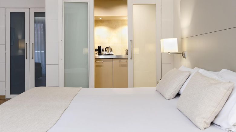 <b>Aparthotel Mariano Cubi Room</b>. Images powered by <a href="https://iceportal.shijigroup.com/" title="IcePortal" target="_blank">IcePortal</a>.