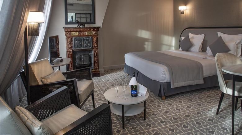 <b>Hotel Lenox Montparnasse Suite</b>. Images powered by <a href="https://iceportal.shijigroup.com/" title="IcePortal" target="_blank">IcePortal</a>.