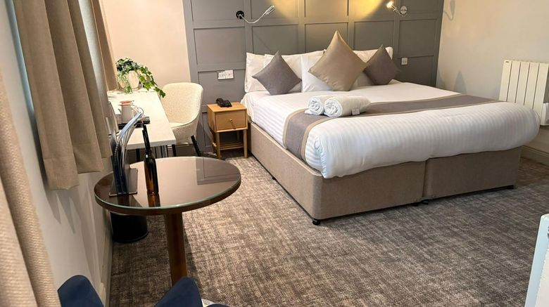 <b>The Caledonian Hotel Room</b>. Images powered by <a href="https://iceportal.shijigroup.com/" title="IcePortal" target="_blank">IcePortal</a>.