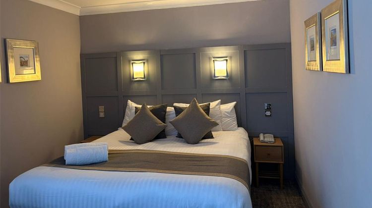The Caledonian Hotel Room