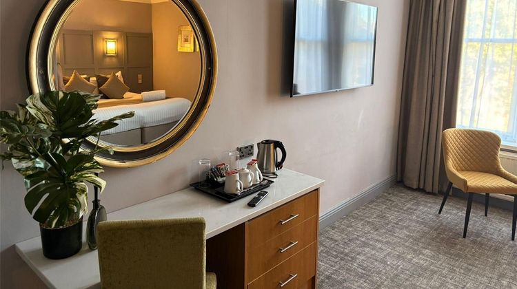 The Caledonian Hotel Room