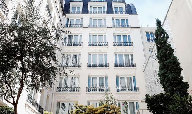 Rochester Champs Elysees Exterior