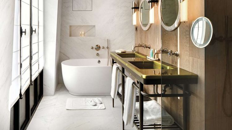 La Demeure Montaigne Suite