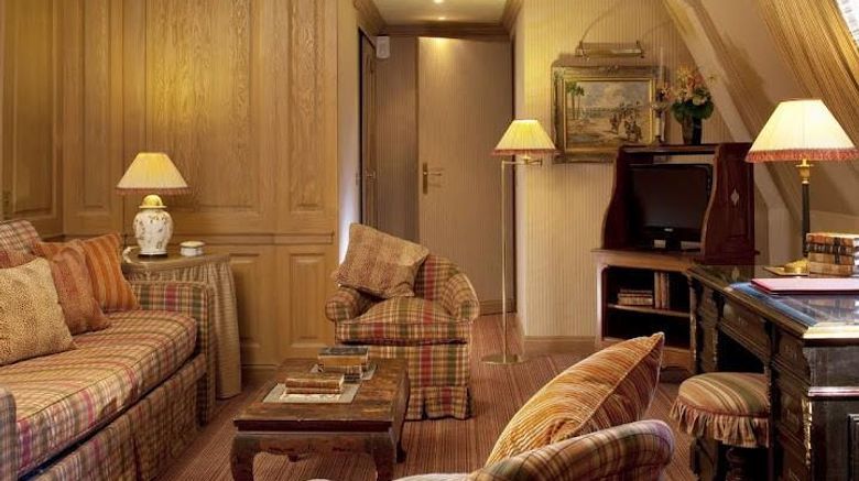 <b>Hotel Chambiges Elysees Room</b>. Images powered by <a href="https://iceportal.shijigroup.com/" title="IcePortal" target="_blank">IcePortal</a>.