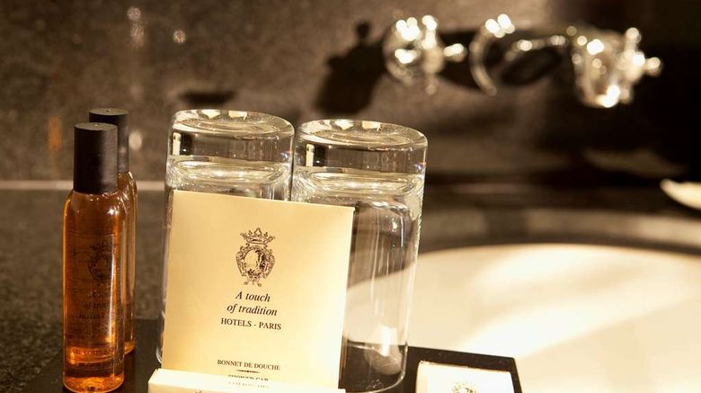 <b>Hotel La Perle Room</b>. Images powered by <a href="https://iceportal.shijigroup.com/" title="IcePortal" target="_blank">IcePortal</a>.