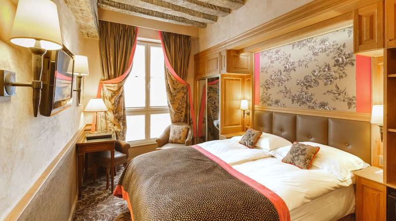 <b>Hotel La Perle Room</b>. Images powered by <a href="https://iceportal.shijigroup.com/" title="IcePortal" target="_blank">IcePortal</a>.