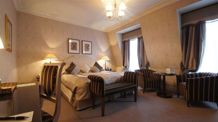 The Leonard Hotel & Residence Room