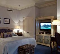 The Leonard Hotel & Residence Room
