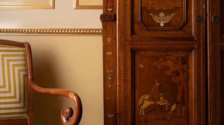 <b>Degli Aranci Hotel Lobby</b>. Images powered by <a href="https://iceportal.shijigroup.com/" title="IcePortal" target="_blank">IcePortal</a>.
