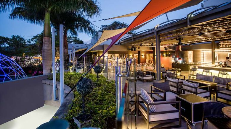 <b>Hennessy Park Hotel Restaurant</b>. Images powered by <a href="https://iceportal.shijigroup.com/" title="IcePortal" target="_blank">IcePortal</a>.