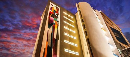 Hennessy Park Hotel Exterior