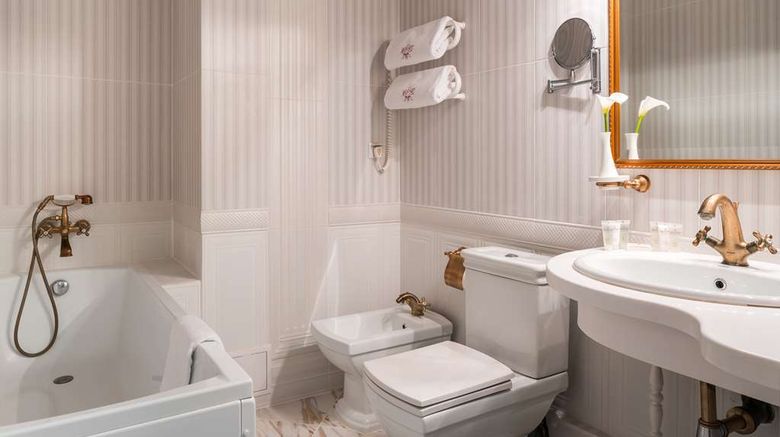 <b>Mozart Hotel Suite</b>. Images powered by <a href="https://iceportal.shijigroup.com/" title="IcePortal" target="_blank">IcePortal</a>.