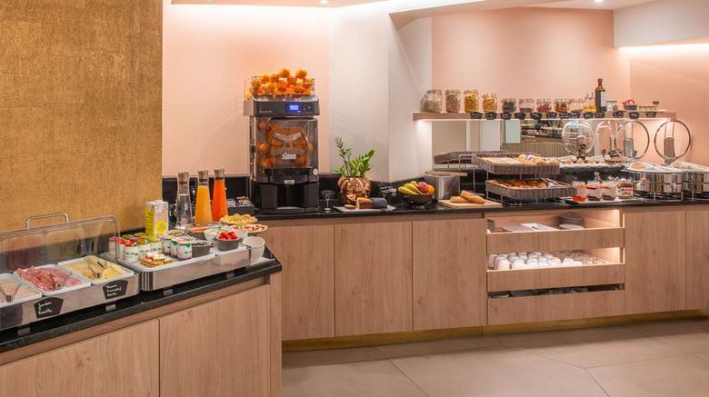 <b>Arc Elysees Hotel Restaurant</b>. Images powered by <a href="https://iceportal.shijigroup.com/" title="IcePortal" target="_blank">IcePortal</a>.