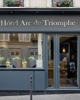 Hotel Arc de Triomphe