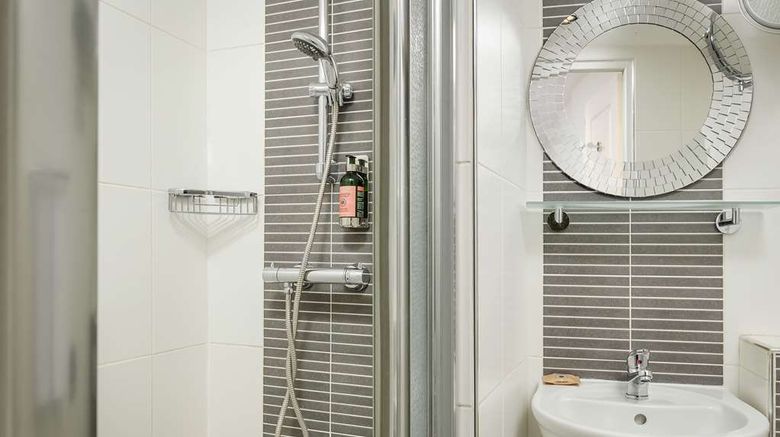 <b>Hotel Arc de Triomphe Room</b>. Images powered by <a href="https://iceportal.shijigroup.com/" title="IcePortal" target="_blank">IcePortal</a>.