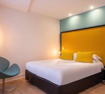 Hotel Arc de Triomphe Room