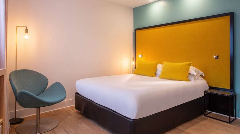 <b>Hotel Arc de Triomphe Room</b>. Images powered by <a href="https://iceportal.shijigroup.com/" title="IcePortal" target="_blank">IcePortal</a>.