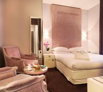 Hotel Chambellan Morgane Room