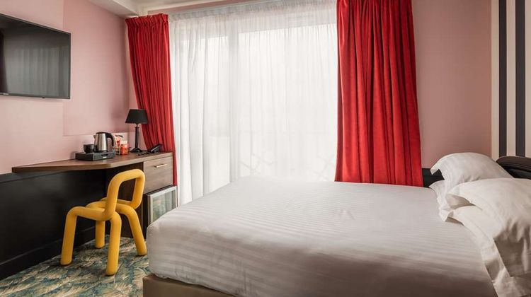 Archetype Etoile Room
