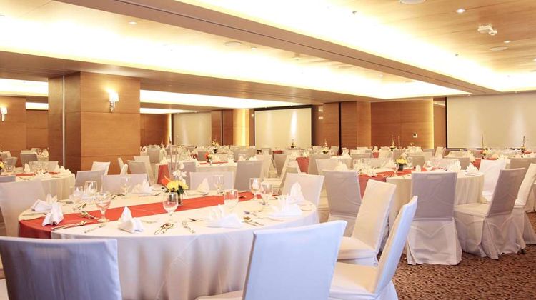 Quest Hotel & Conference Center - Cebu Restaurant