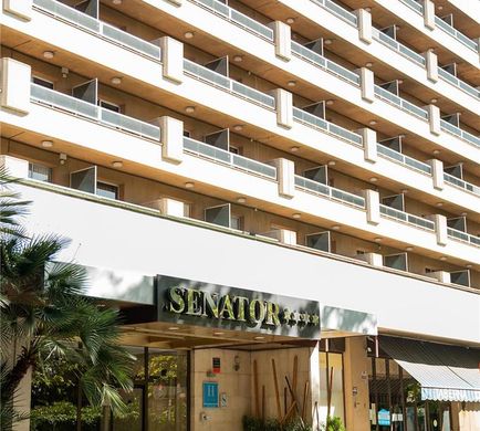 Senator Barajas Hotel Exterior