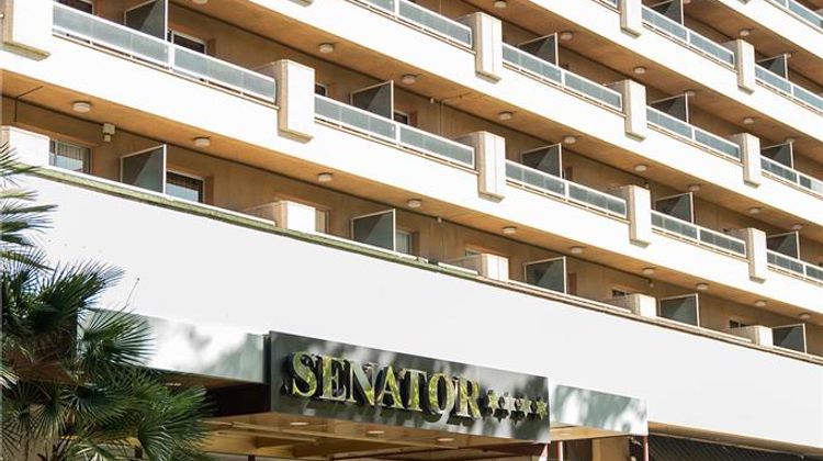 Senator Barajas Hotel Exterior