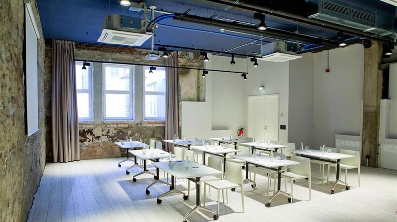 <b>Catalonia Berlin Mitte Hotel Meeting</b>. Images powered by <a href="https://iceportal.shijigroup.com/" title="IcePortal" target="_blank">IcePortal</a>.
