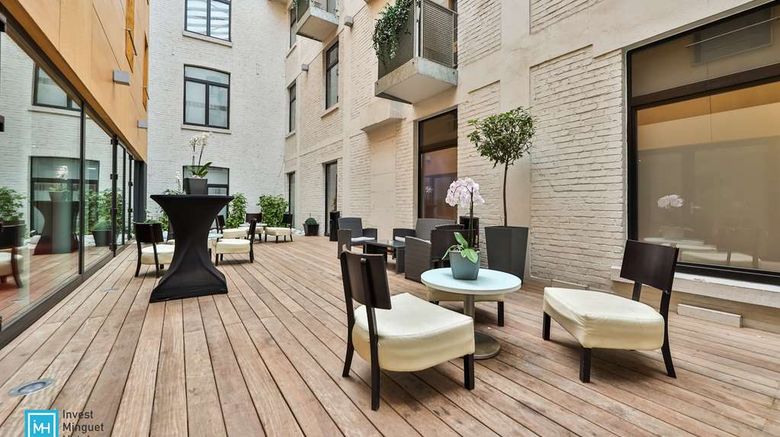 <b>Husa de la Couronne Lobby</b>. Images powered by <a href="https://iceportal.shijigroup.com/" title="IcePortal" target="_blank">IcePortal</a>.