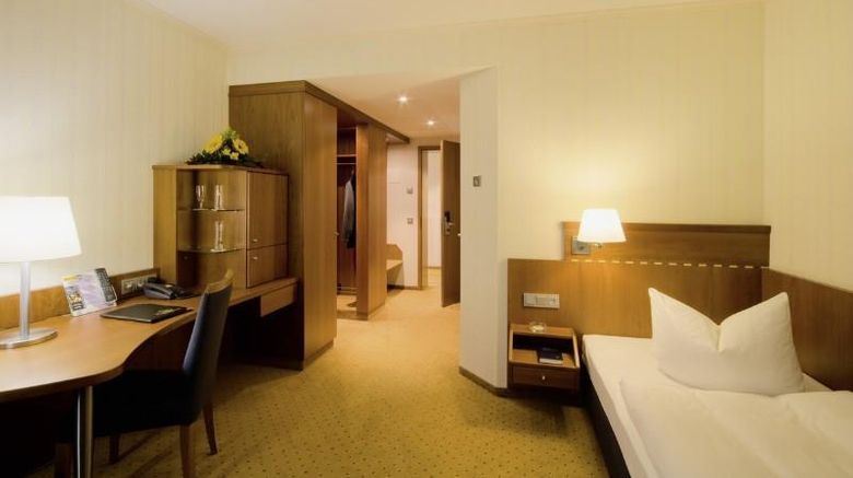 <b>Kranz Parkhotel Room</b>. Images powered by <a href="https://iceportal.shijigroup.com/" title="IcePortal" target="_blank">IcePortal</a>.