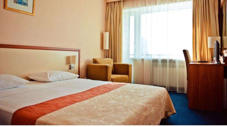 <b>Intourist Zaporizhzhia Room</b>. Images powered by <a href="https://iceportal.shijigroup.com/" title="IcePortal" target="_blank">IcePortal</a>.