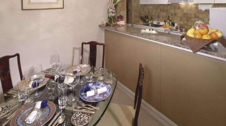 <b>Hong Kong Parkview Suites Restaurant</b>. Images powered by <a href="https://iceportal.shijigroup.com/" title="IcePortal" target="_blank">IcePortal</a>.