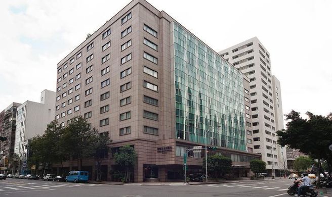 Gloria Prince Hotel Exterior