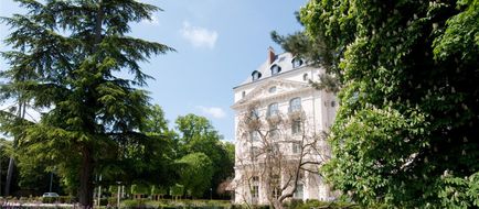 Waldorf Versailles - Trianon Palace Exterior
