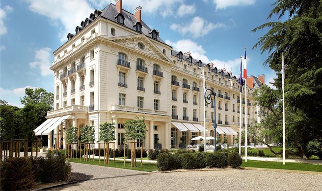 Waldorf Versailles - Trianon Palace Exterior