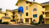 Pointes North Beachfront Hotel Exterior