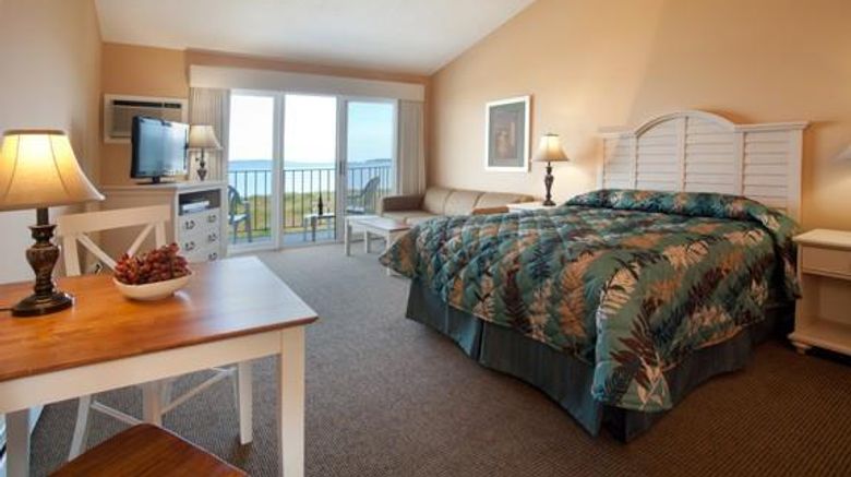 <b>Pointes North Beachfront Hotel Room</b>. Images powered by <a href="https://iceportal.shijigroup.com/" title="IcePortal" target="_blank">IcePortal</a>.